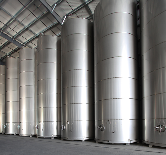 Draxton Wine tanks large gallonage